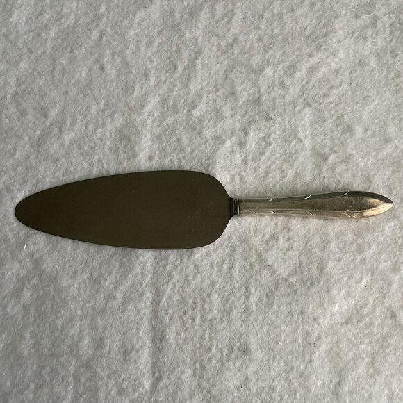 Oneida Reverie 1937 Pie Or Cake Server Silverplate Crown Nobility Plate - Picture 1 of 8